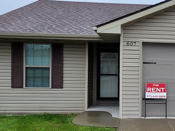 2nd image of 607 Jamestown Dr