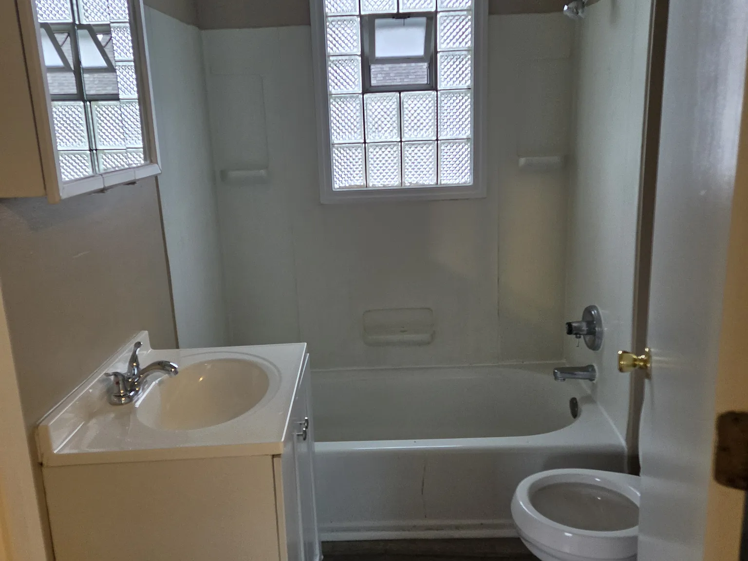 3 bed, 1000 sqft, $1,795 — Photo 4
