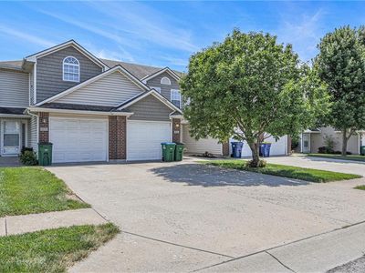 902 SW Peach Tree Ln, Lees Summit, MO, 64064