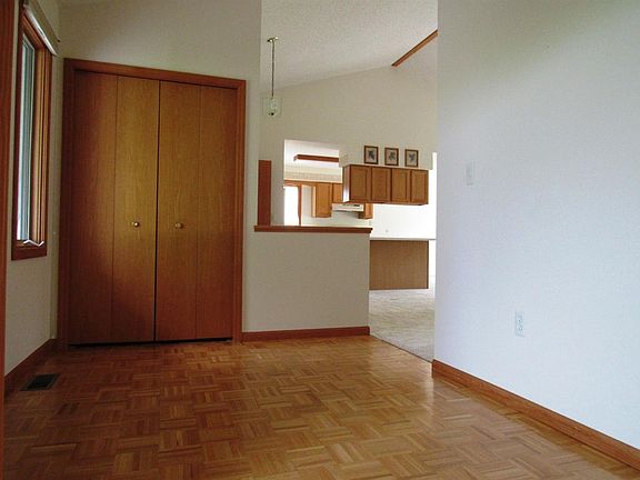4th image of 356 Woodland Dr