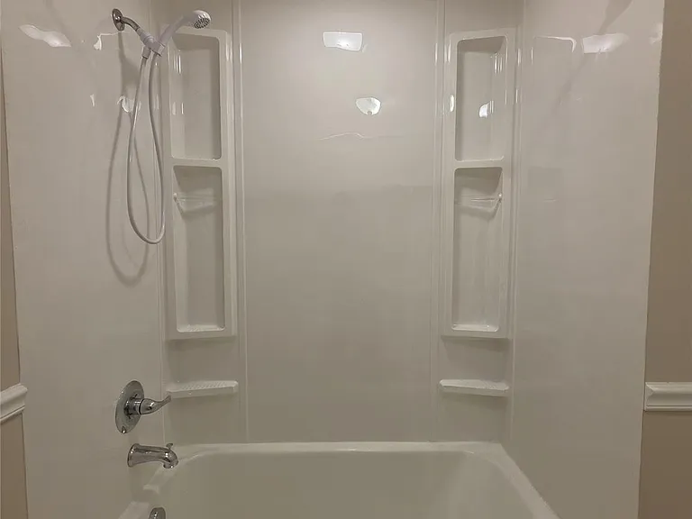 1052 Rembrandt Dr SW — Photo 10