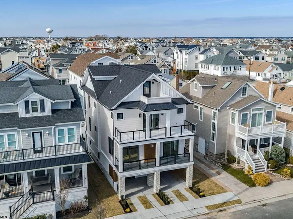 28 N Huntington Ave, Margate, NJ 08402