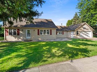 434 Cook St, De Pere, WI 54115