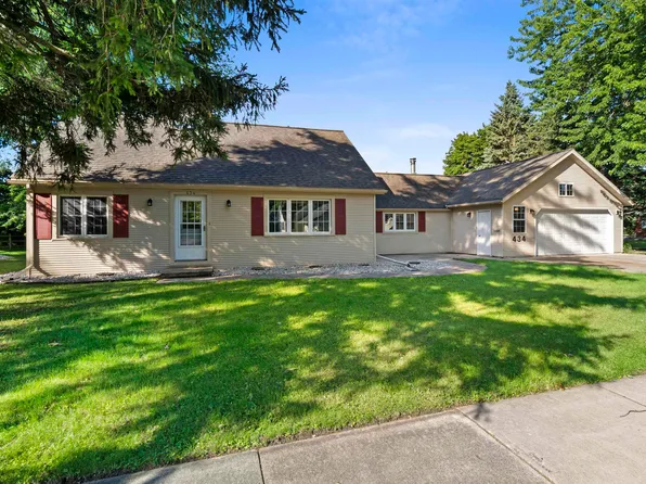 434 Cook St, De Pere, WI 54115