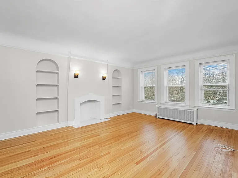 4843 Lee St #3 — Photo 13