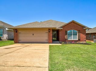 10823 Turtle Back Dr, Midwest City, OK 73130