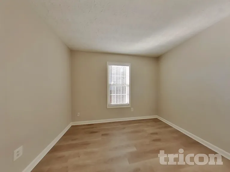 20 E Lawn Dr — Photo 14