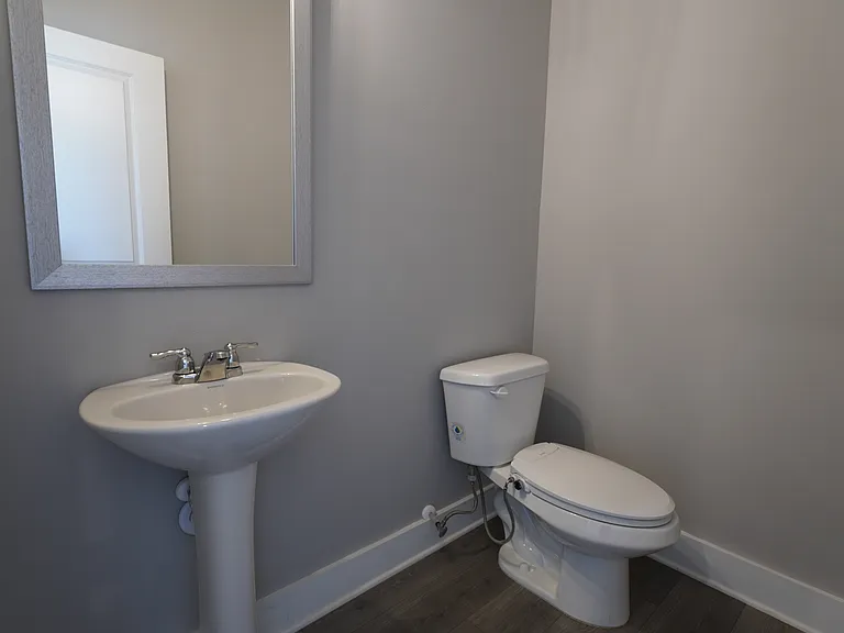 1532 Henry St — Photo 15