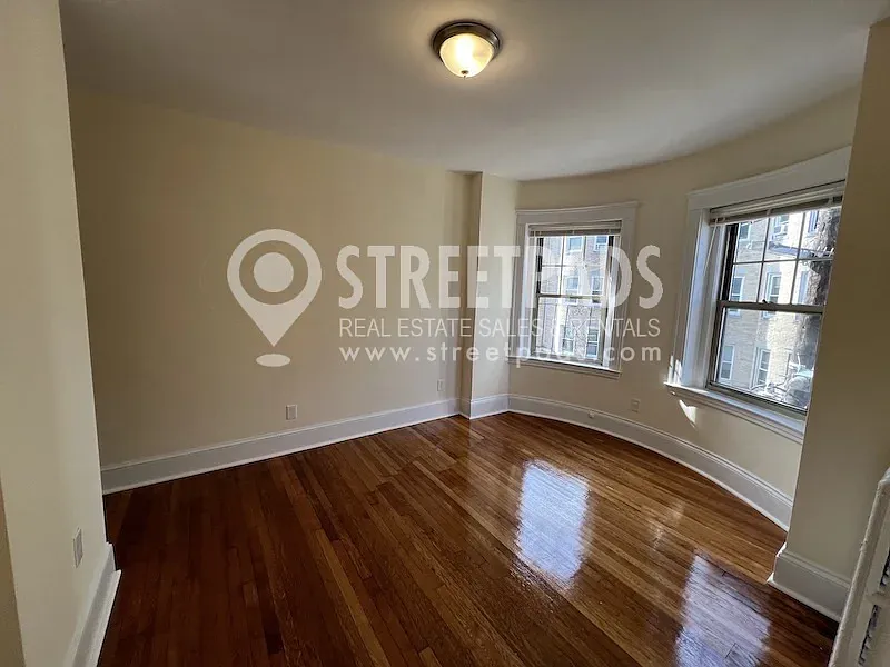 1 bed, 9999 sqft, $2,100 — Photo 4
