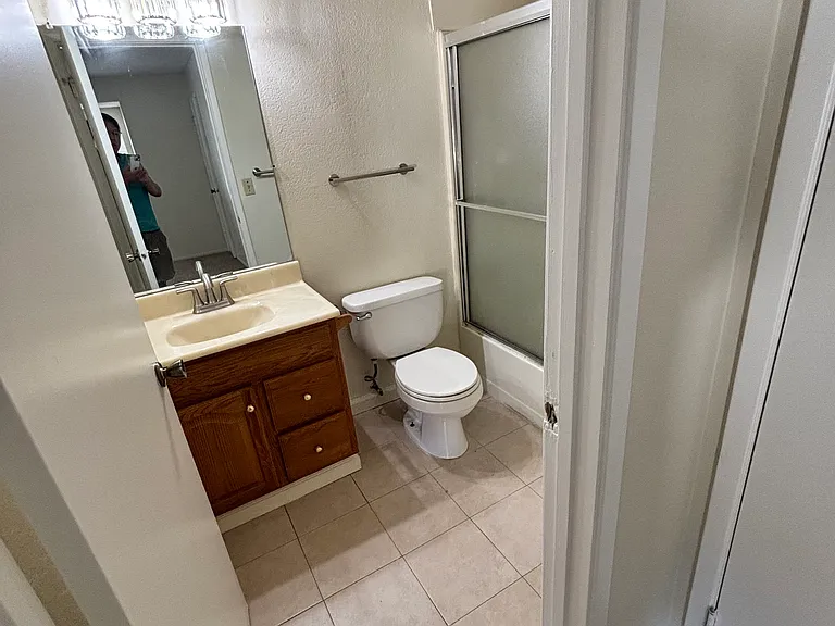 1182 Calle Oriente — Photo 16