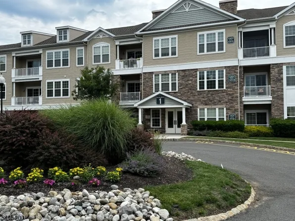 1305 Hale Dr BLDG 1 #305, Rockaway Twp., NJ 07885