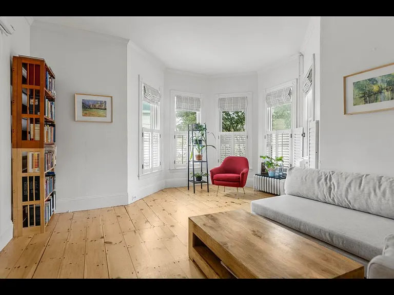 261 Vaughan St — Photo 19