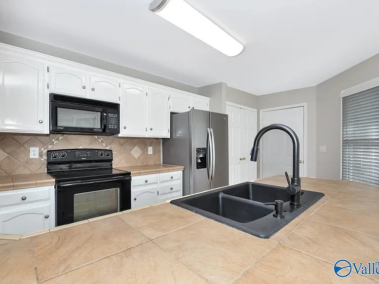 180 Jarrett Ln — Photo 20