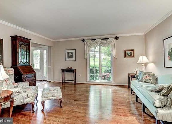 5th image of 3222 Darden Dr