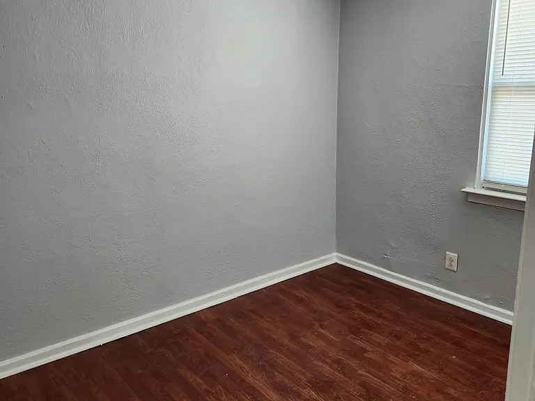 214 Margate Rd — Photo 8