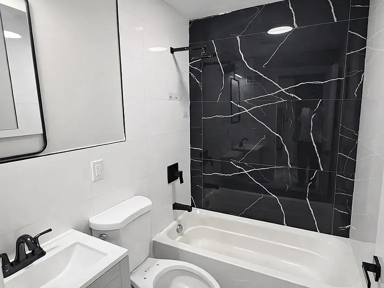 494 S 18th St #303 — Photo 2
