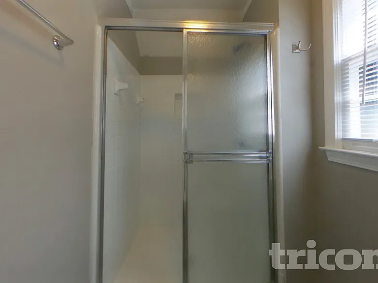 4809 Glenwhite Dr — Photo 10