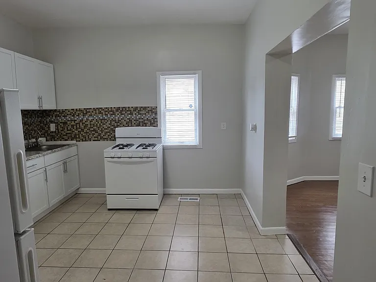 84 Sanford Ave #1 — Photo 10