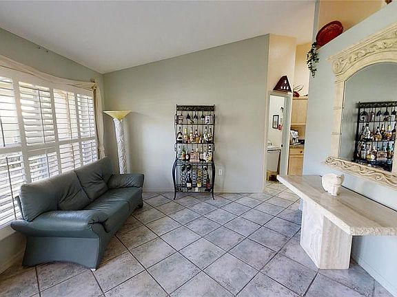 4th image of 188 Eric Dr