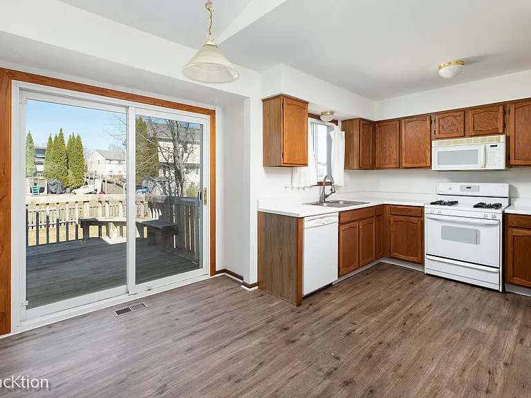 1204 Woodland Heights Blvd — Photo 3