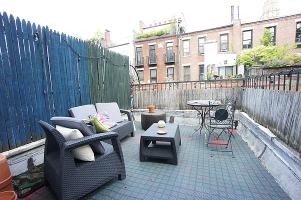 Rented by Compass | media 9