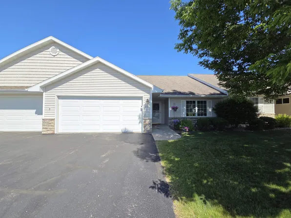 1980 Timberline Dr, Oshkosh, WI 54904