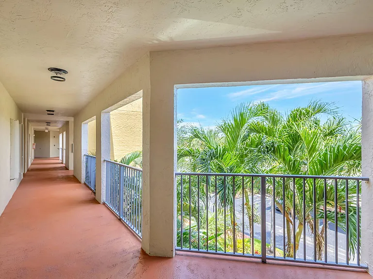 800 Uno Lago Dr #302 — Photo 49