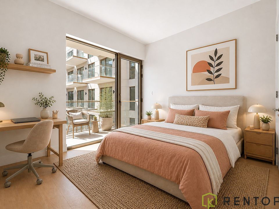 1st image of 960 Franklin Ave #501