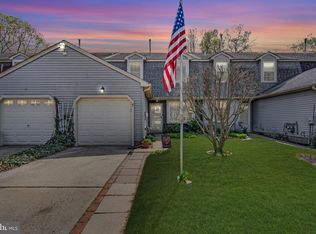 7 River Bank Dr, Roebling, NJ 08554