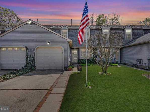 7 River Bank Dr, Roebling, NJ 08554