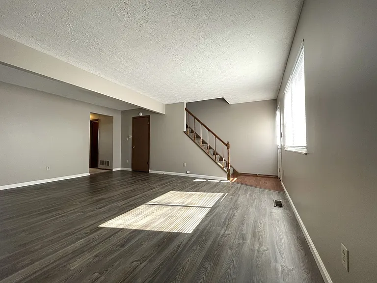 2413 Edmonton Rd — Photo 9