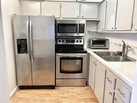 4th image of 226 Tilford K