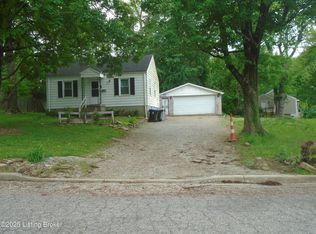 1 Kenil Ct, Louisville, KY 40206