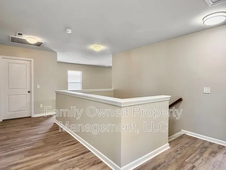 1834 Chickasaw Dr — Photo 7