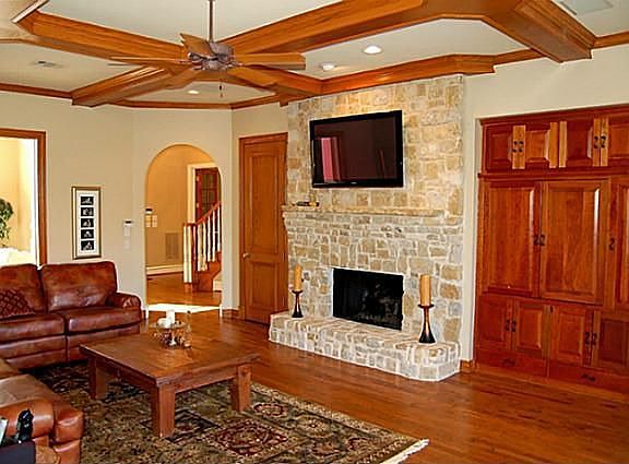 3rd image of 5637 Dunlap Ct