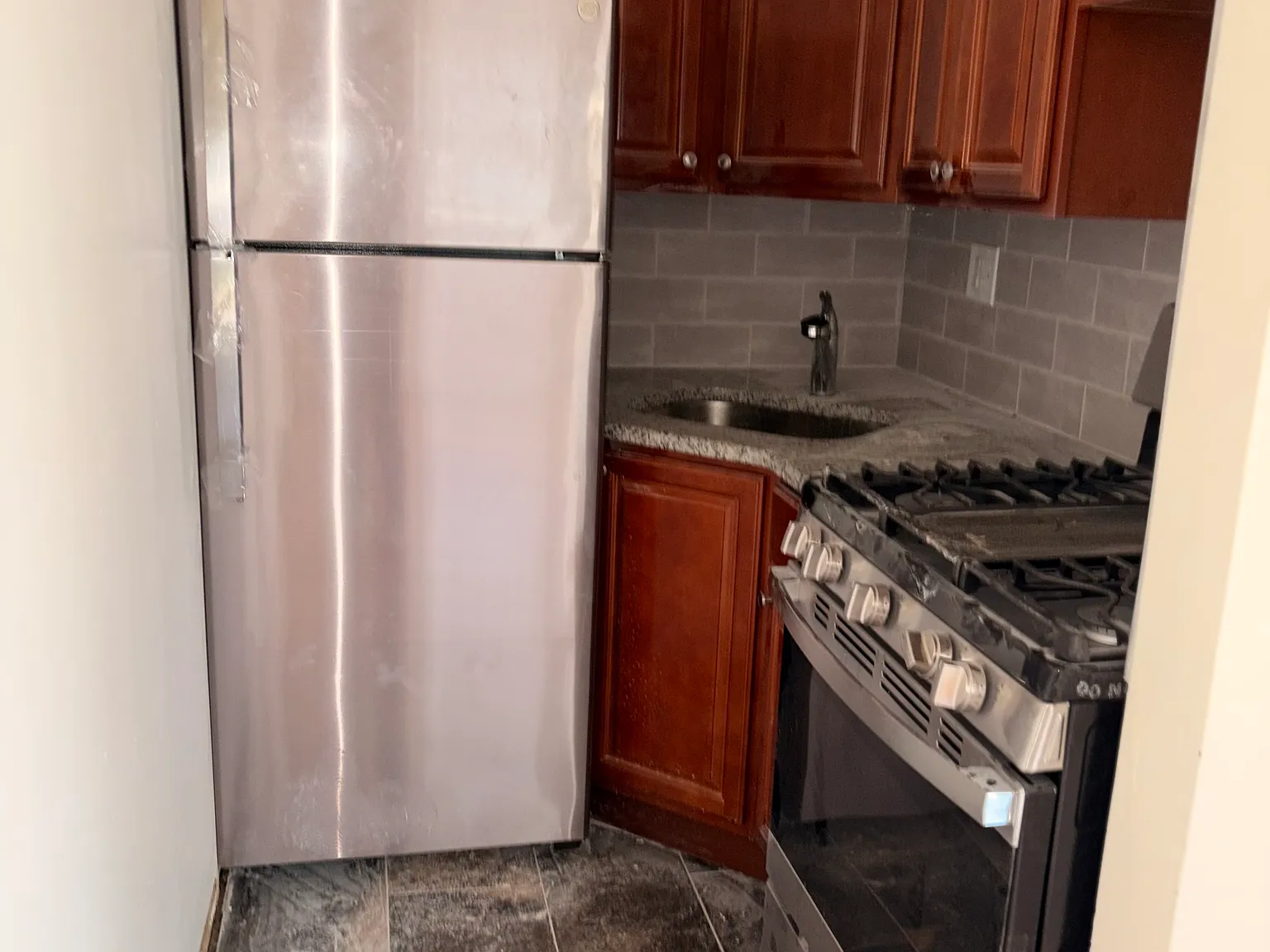 1 bed, 550 sqft, $1,600 — Photo 2