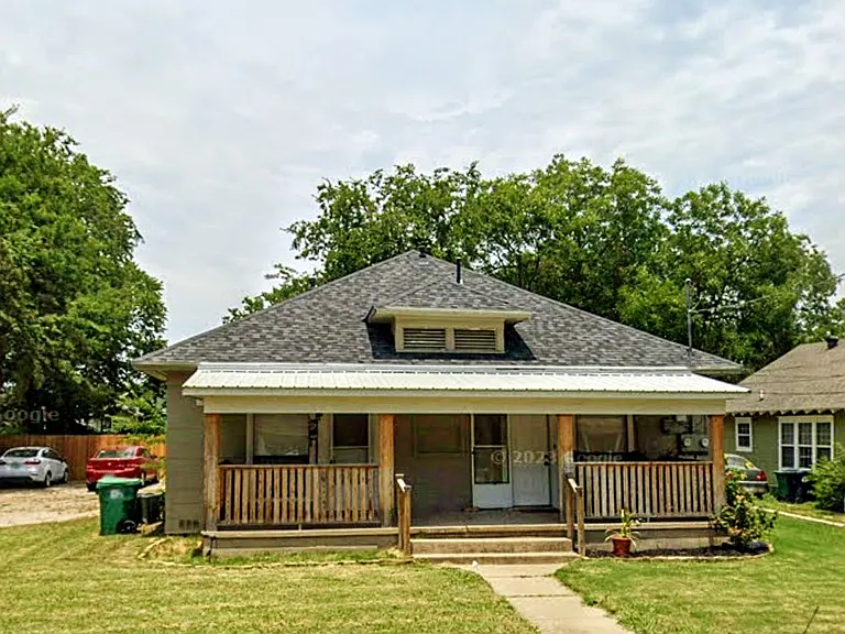 418-420 Stroud St — Photo 1