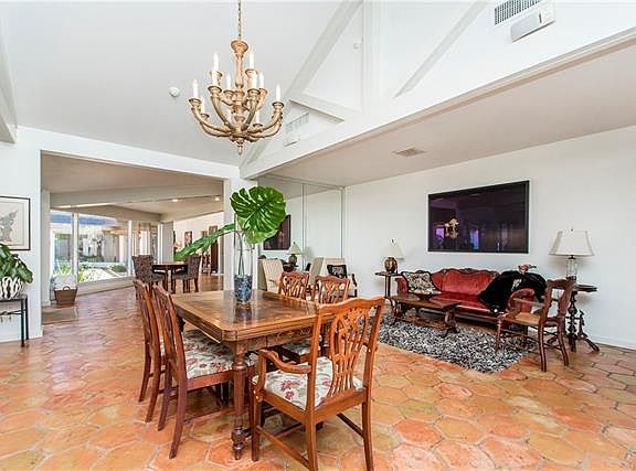 5th image of 3 Timberlane Dr