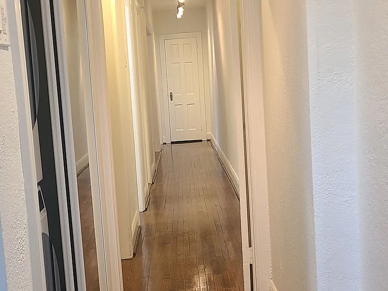 978 Avenue Rd #MAIN — Photo 20