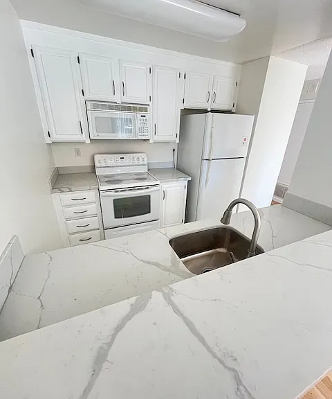 4645 Persimmon Pl — Photo 5