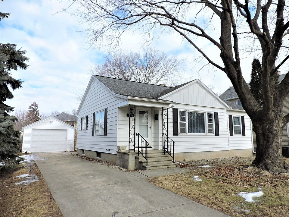 1st image of 902 Waugoo Ave