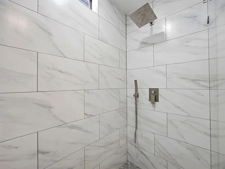 4701 Abbott Rd #B — Photo 12