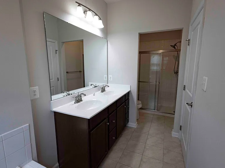 930 Dawes Ct — Photo 44