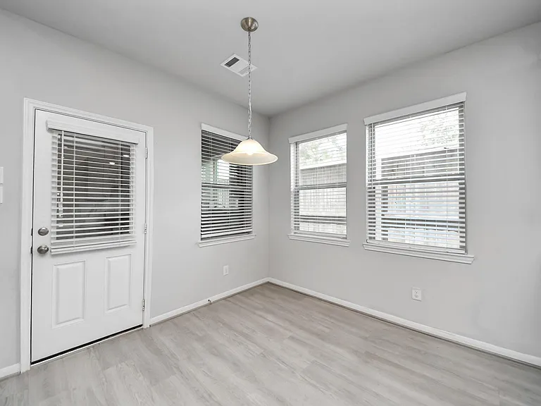 3102 Trishelle Ct — Photo 38
