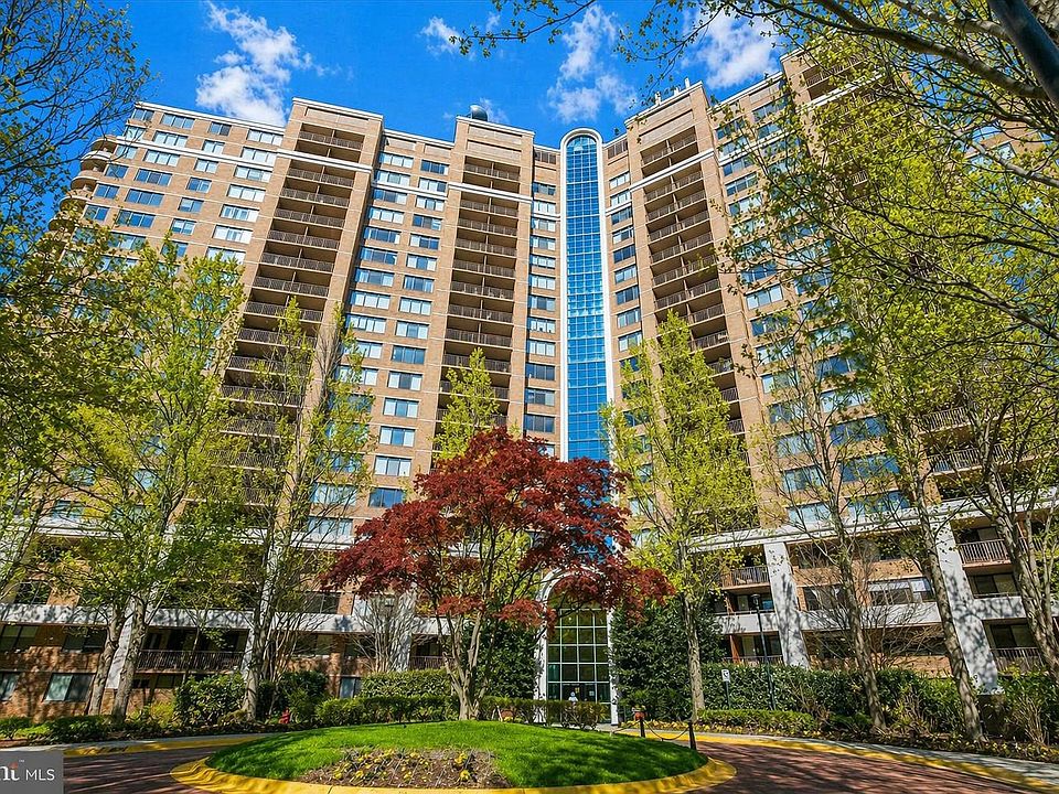1st image of 10101 Grosvenor Pl APT 614