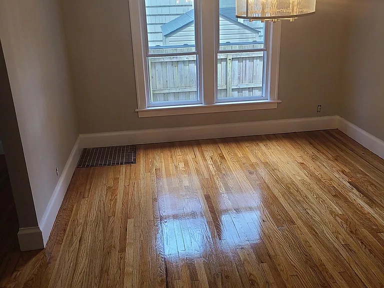 1114 N Madison St — Photo 4