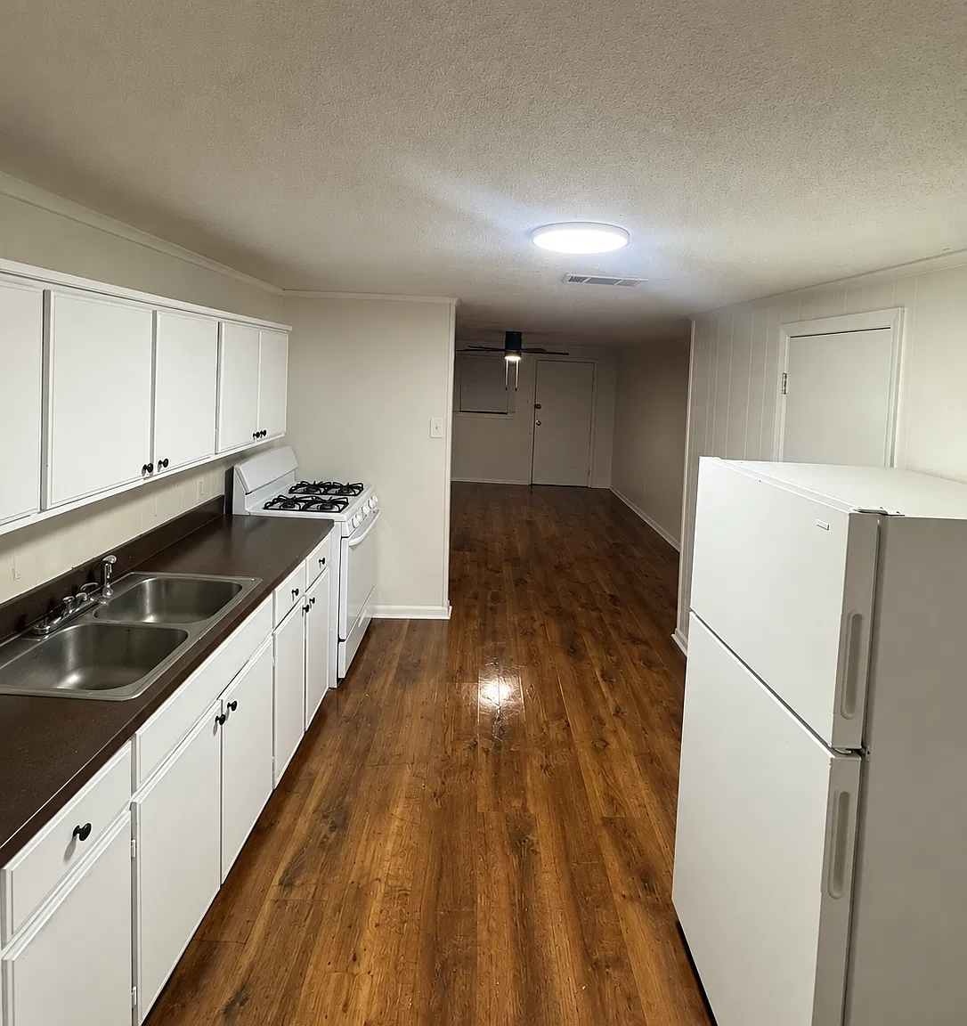 3 bed, 1010 sqft, $850 — Photo 4