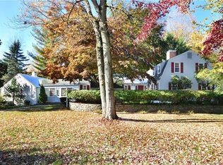 7 Deepwood Ln, West Hartford, CT 06107