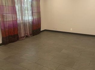 400 N Gibbs St #215, Pomona, CA 91767