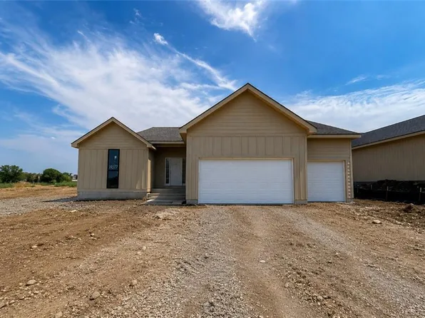 19317 Skyview Ln, Spring Hill, KS 66083
